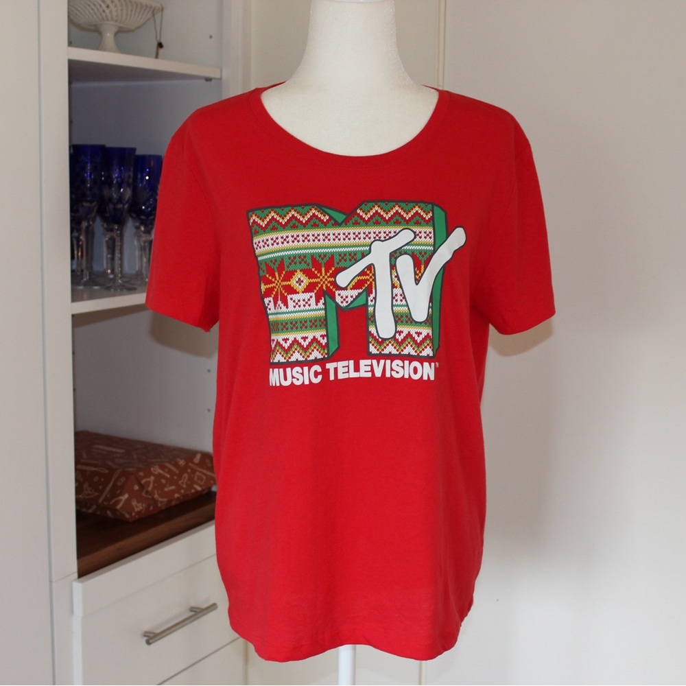 MTV Christmas Red Graphic T-Shirt